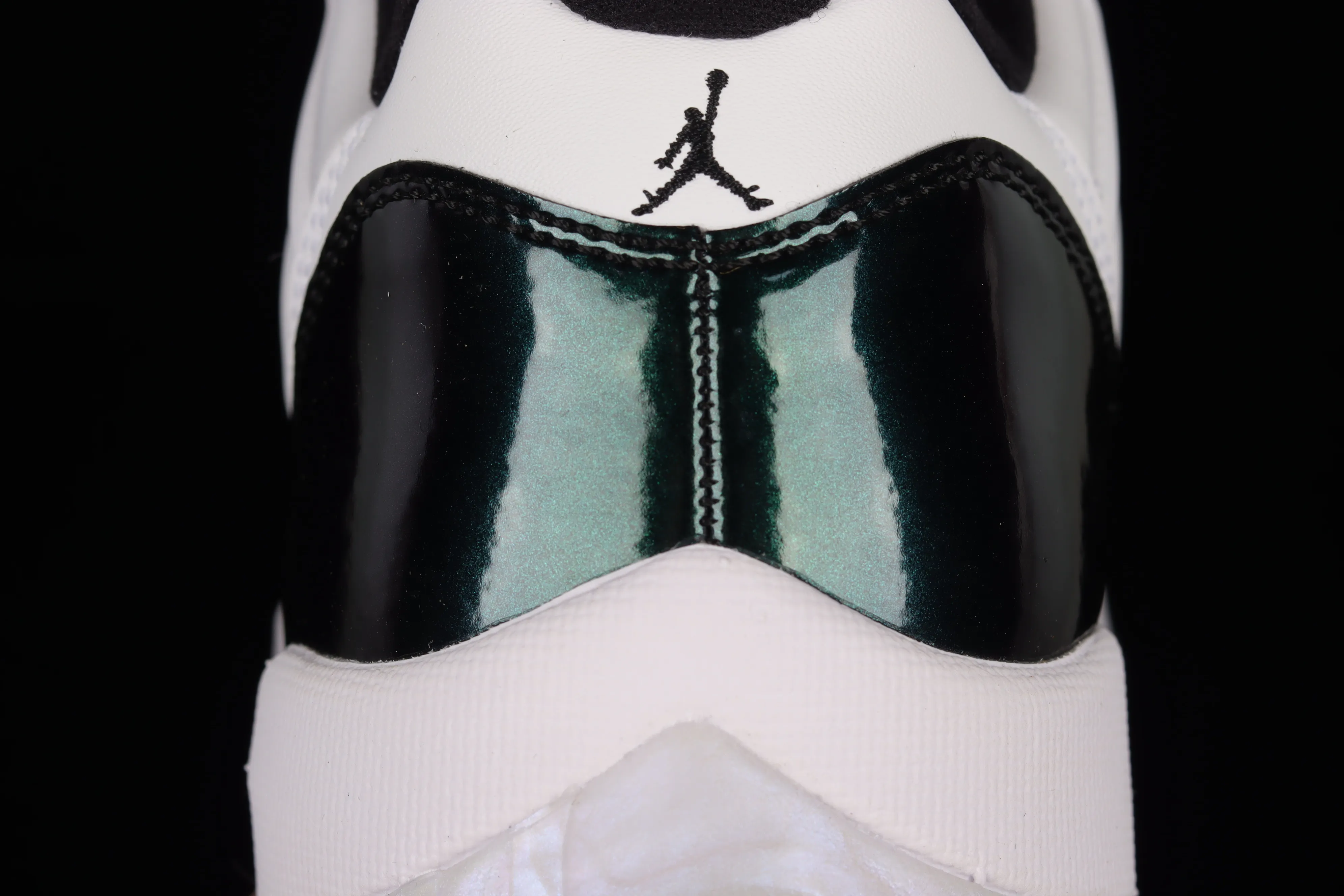All categories Air Jordan Jordan series basketball shoes Air Jordan 11 F version Air Jordan 11 Low "Emerald" AJ11 Joe 11 Easter Chameleon Top layer genuine carbon 528895-145